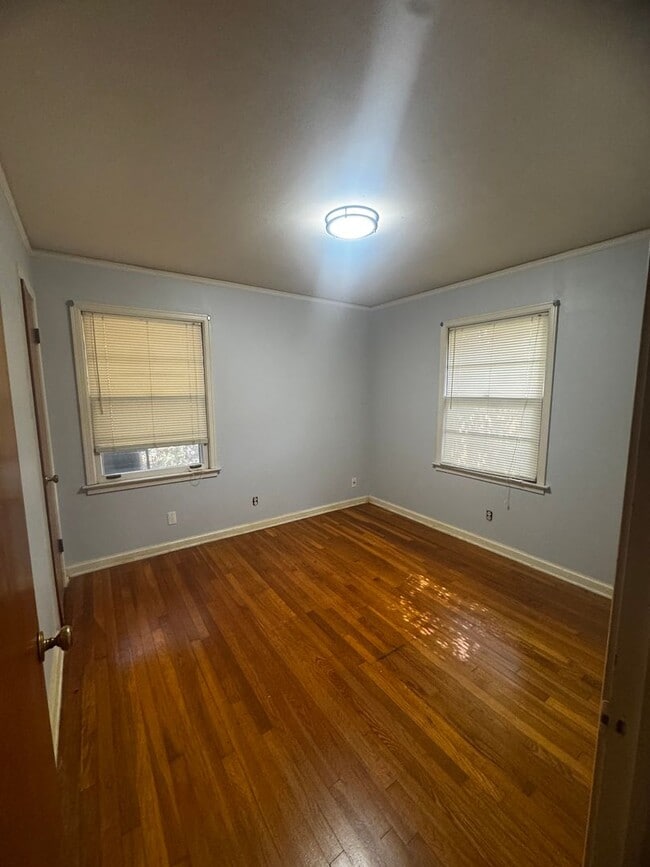 Building Photo - Home located on a quiet Cul-de-Sac