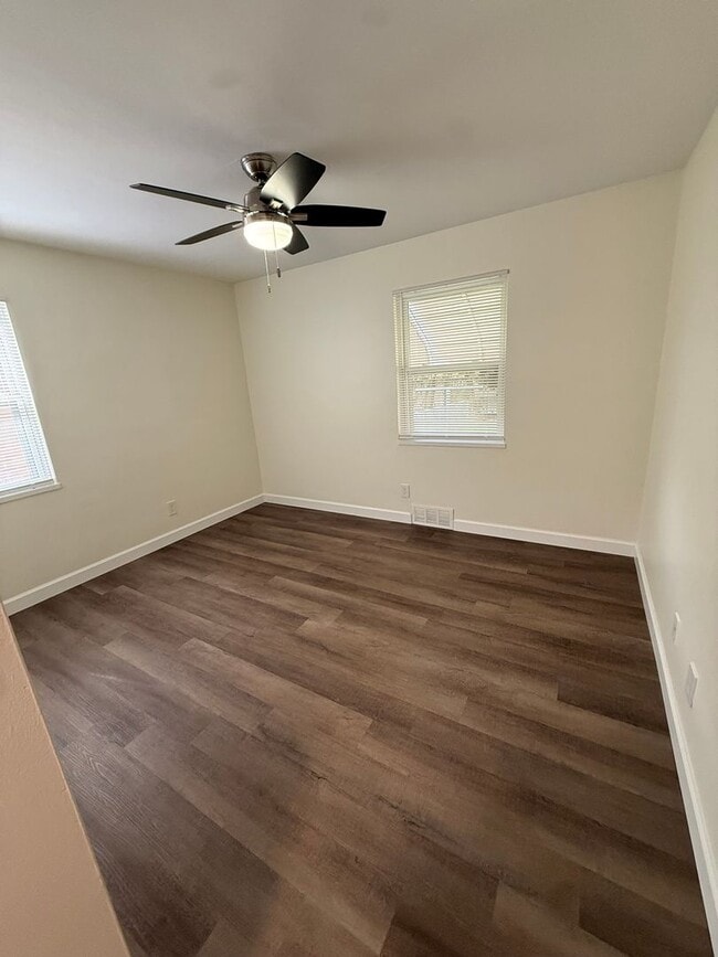 Building Photo - 631 Hampshire Rd