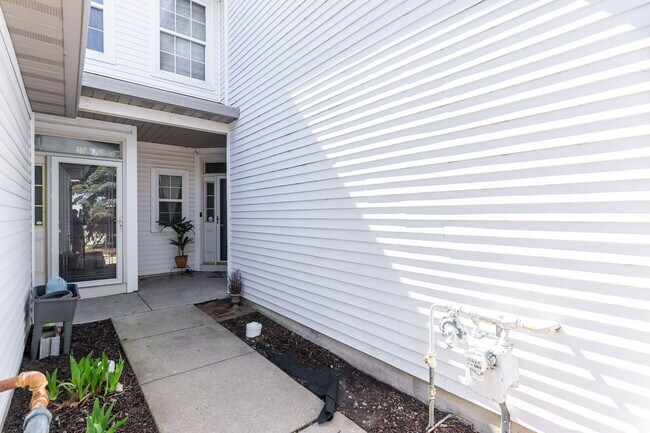 Building Photo - 1017 Montego Bay Ct