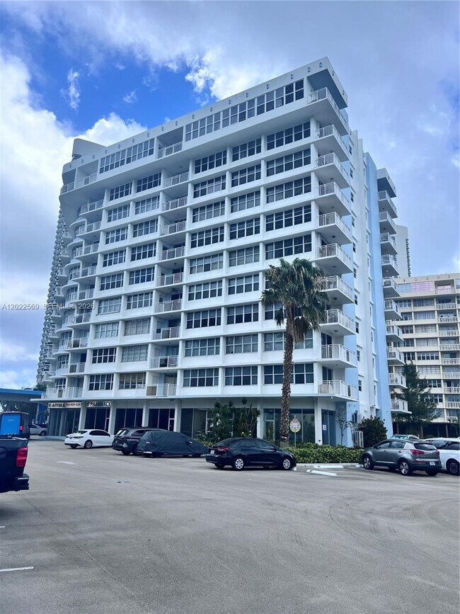 Building Photo - 1801 S Ocean Dr