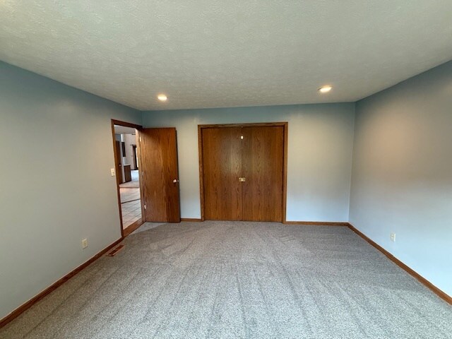 Building Photo - 228 Countryside Dr