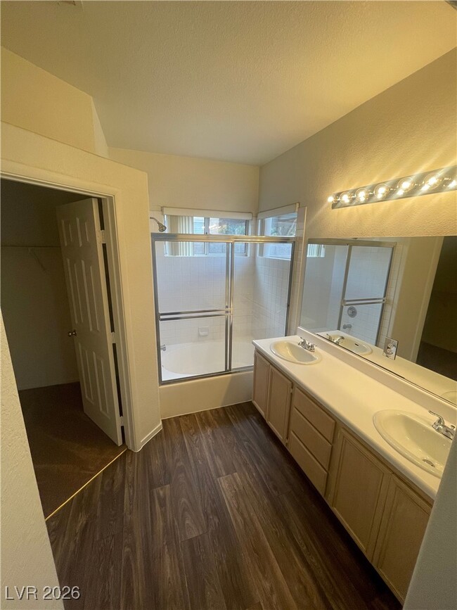 Building Photo - 9020 Valley of Fire Ave