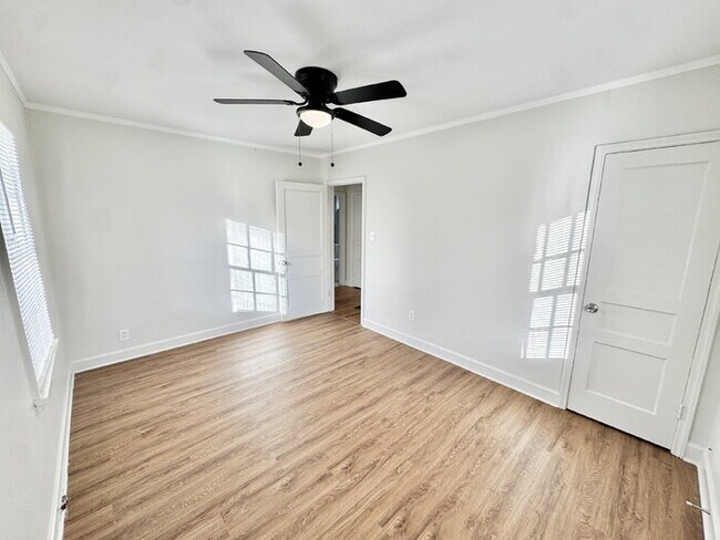 Building Photo - 3880 Spottswood Ave