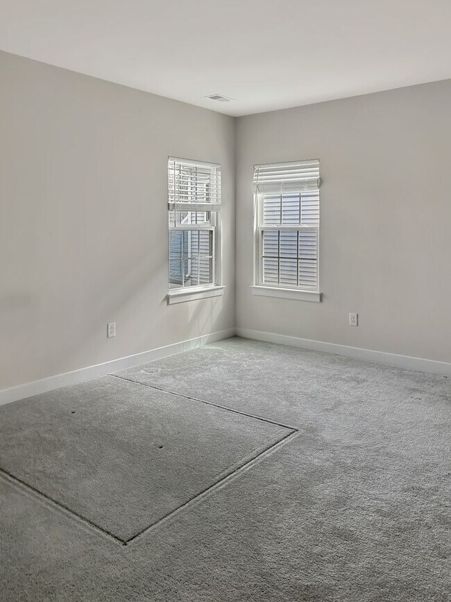 Building Photo - New and Modern Three Bedroom in Bon Air