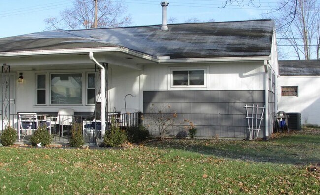 Primary Photo - 1940 Westfield Dr S
