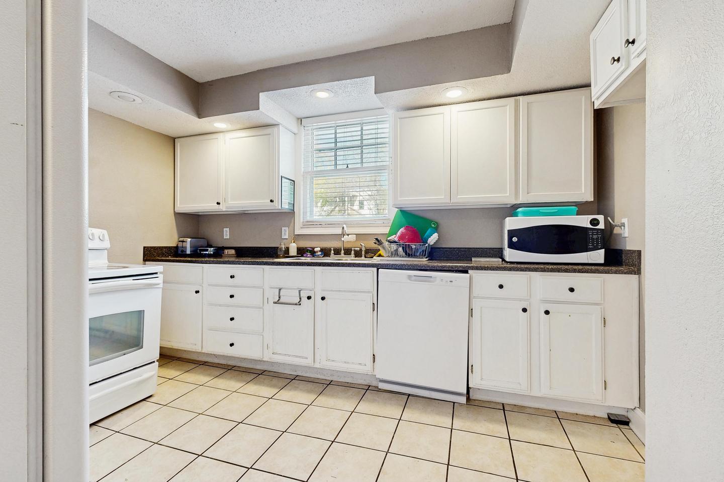 Building Photo - 3516 Baltimore Ave