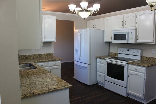 Building Photo - 2130 Crystal River Dr