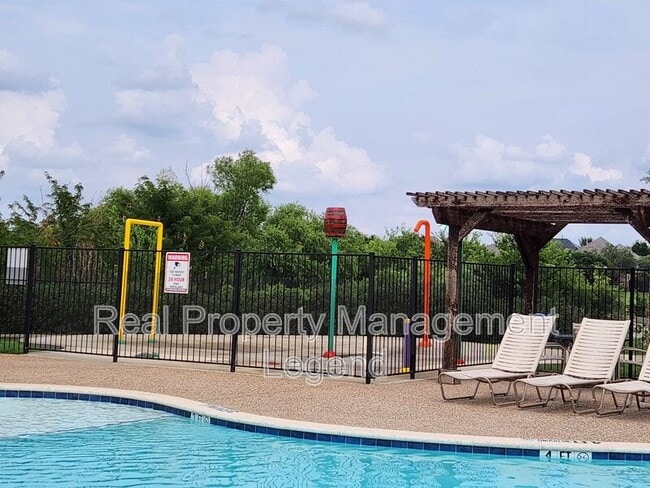 Building Photo - 304 Blythe Bridge Dr