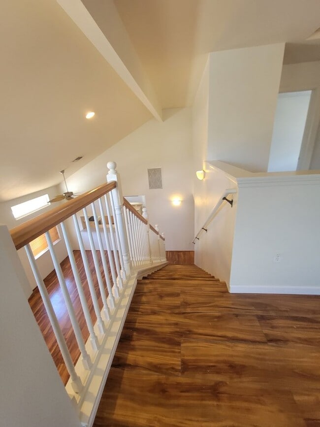 Building Photo - Maui Lani