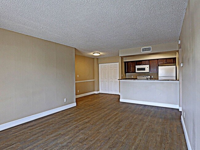 Building Photo - Mystic Gardens 5319-1905