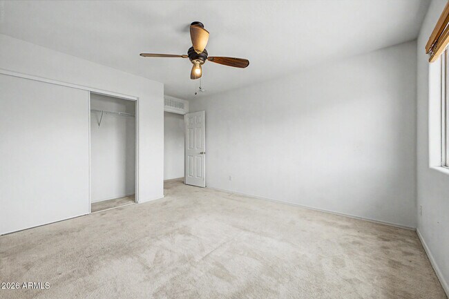 Building Photo - 3119 W Pleasant Ln