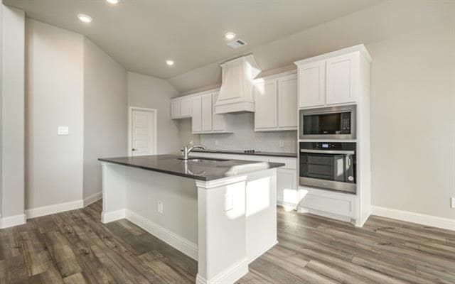 Building Photo - 750 Serenity Ln