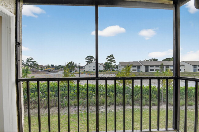 Building Photo - 7142 Golf Colony Ct