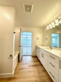 Building Photo - NT 3400