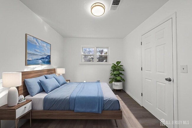 Building Photo - 125 College Dr