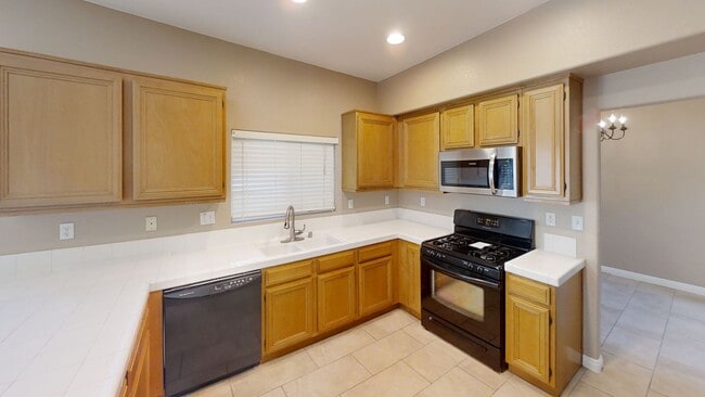 Building Photo - Spacious 3 Bedroom Beaumont Home For Lease