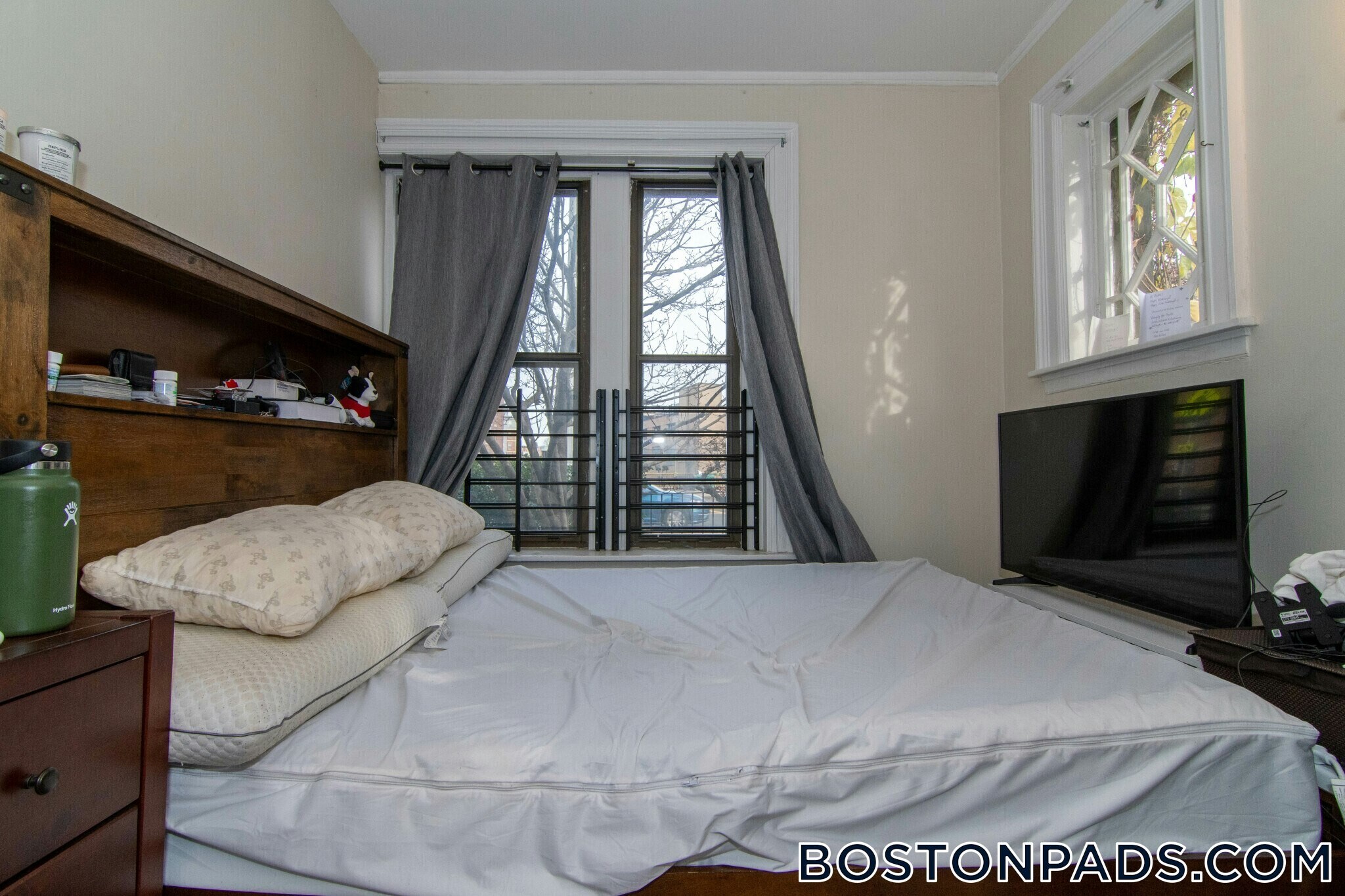 Building Photo - 448 Park Dr