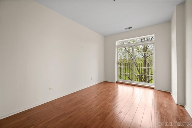 Building Photo - 187 Hunt Club Dr