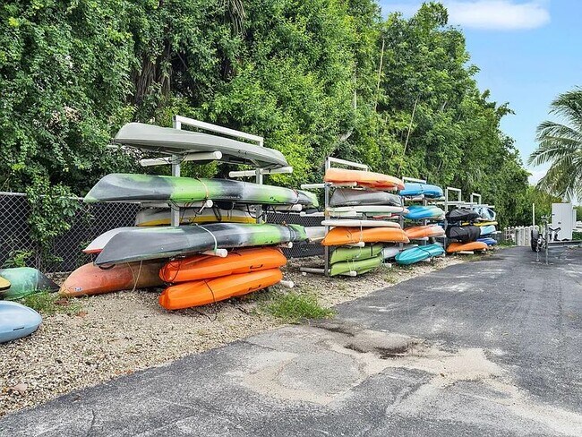 Building Photo - 98202 Windward Ave