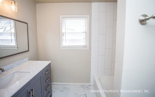 Building Photo - 4309 32nd St