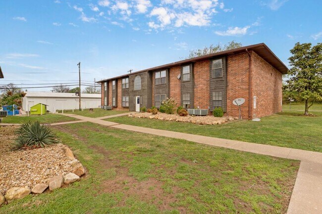 Building Photo - 1221 S Park Ave