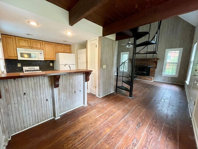 Building Photo - 107 Herbert St