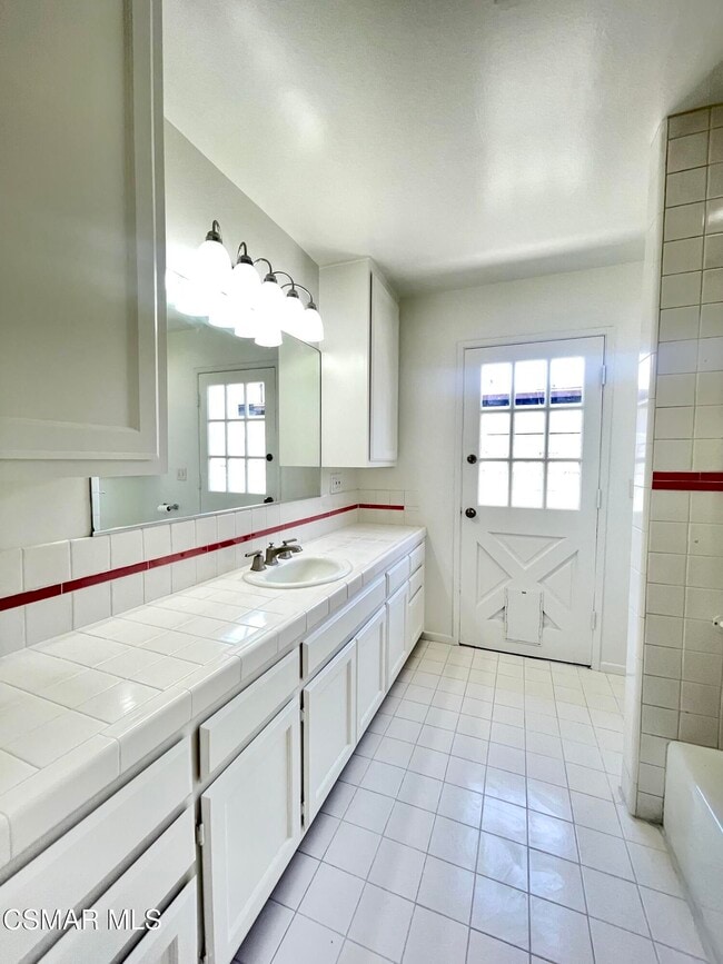 Building Photo - 1045 Marvista Ave