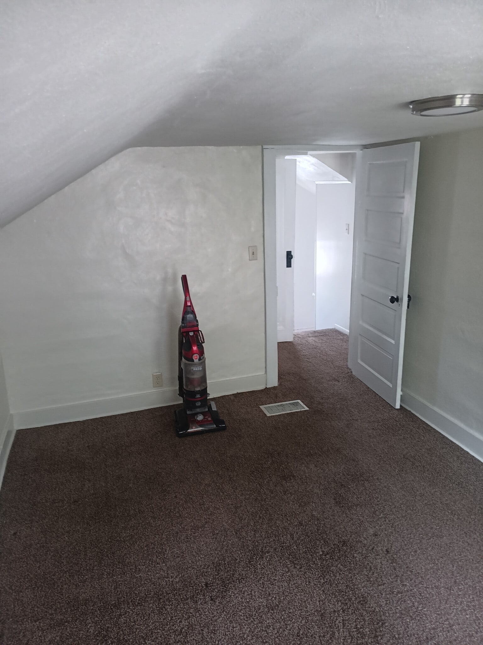 Building Photo - 111 Millers Ln