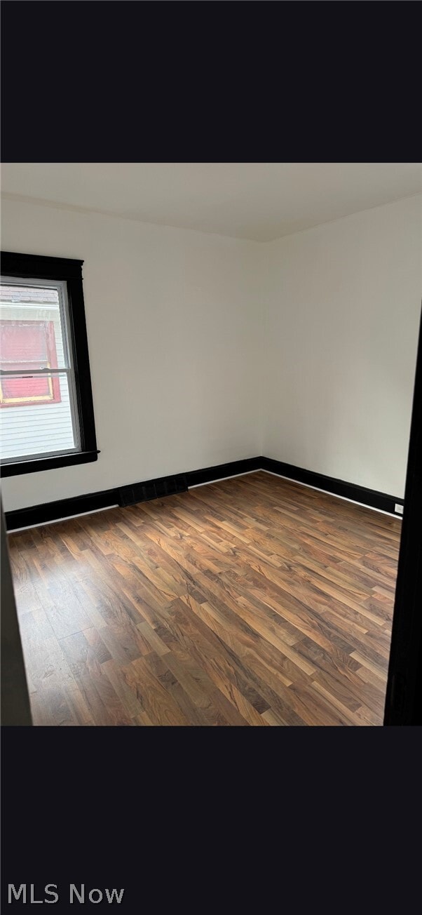 Building Photo - 12001 Oakview Ave