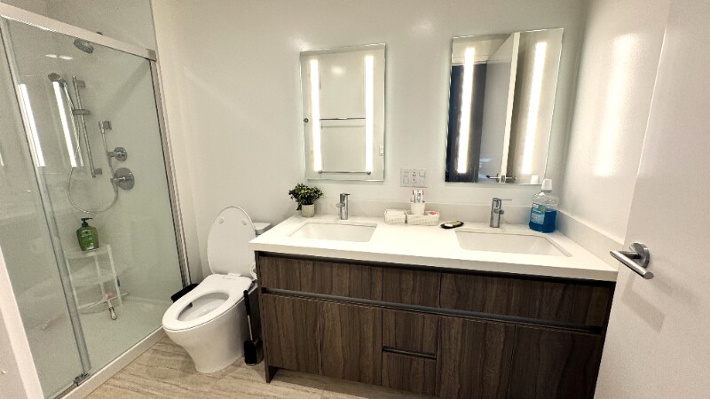 Building Photo - 1515 Liona St