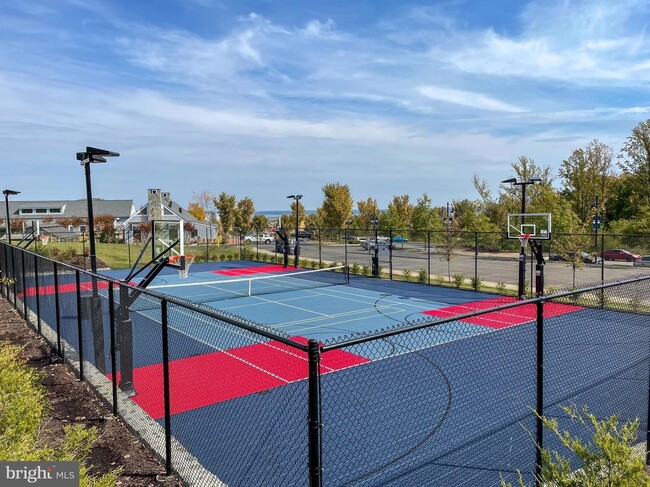 Building Photo - 2283 River Birch Rd