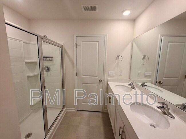 Building Photo - 417 Spearman Ct