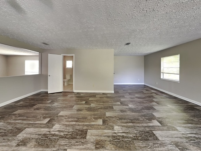 Building Photo - 951 Turtle Creek Dr S