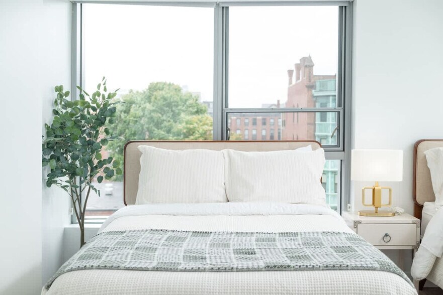 Building Photo - 425 Massachusetts Ave