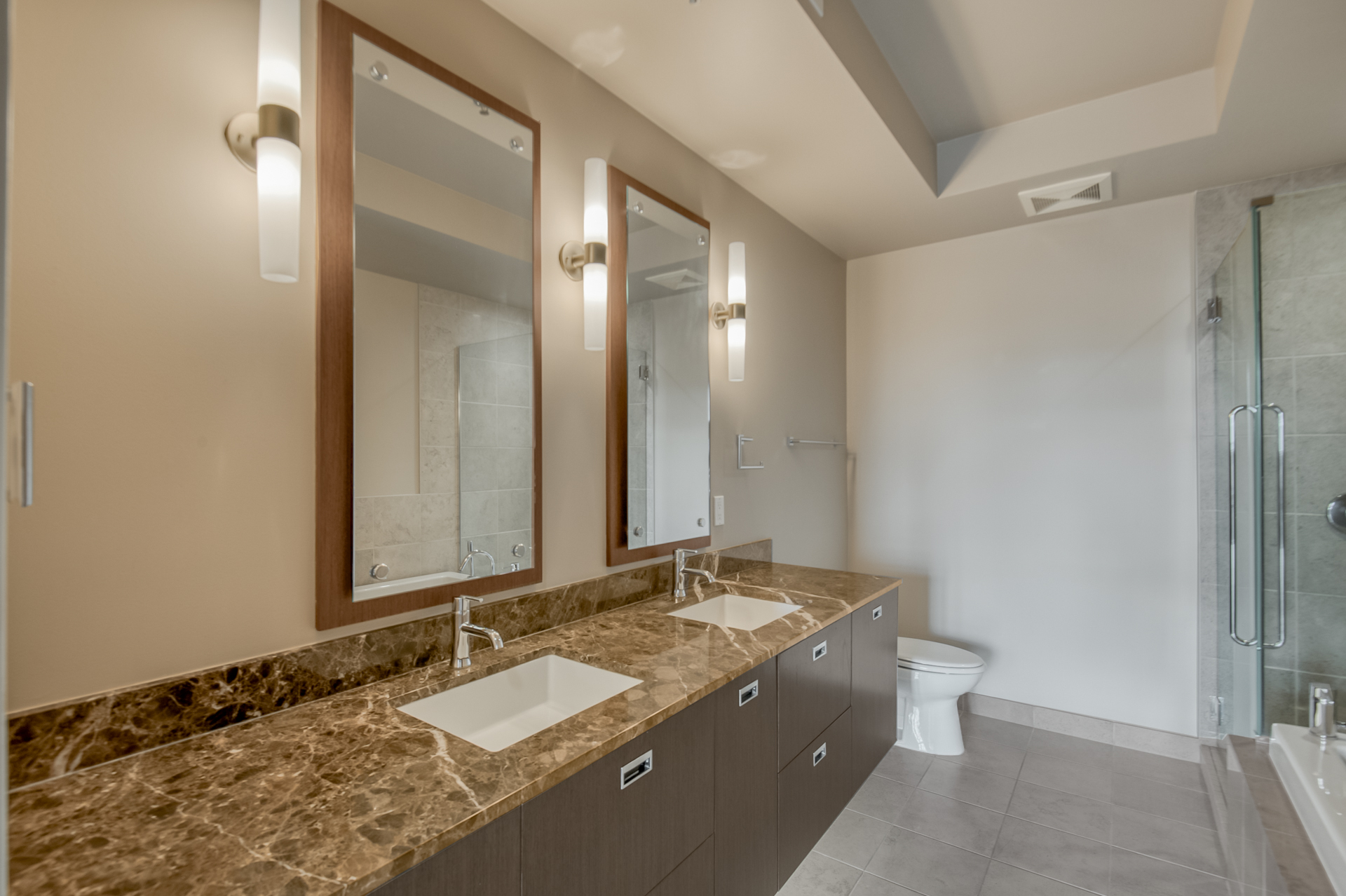 Main Bathroom - 1260 NW Naito Pky