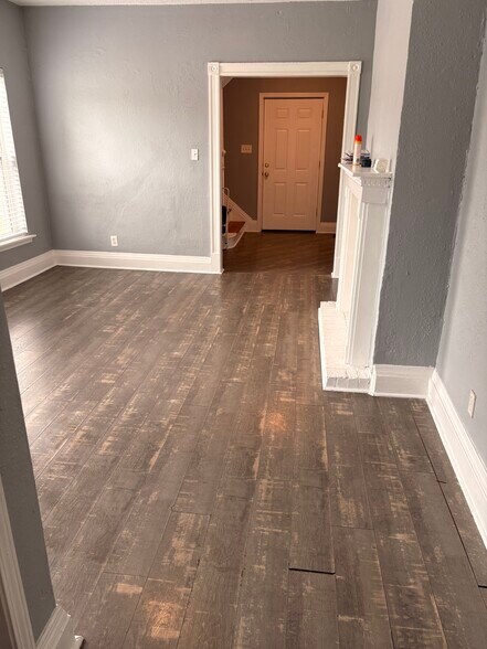 Building Photo - 3723 Sylvan Pl