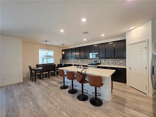 Building Photo - 2990 Overlook Brk St