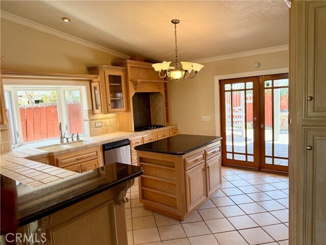 Building Photo - 9272 Sunridge Dr
