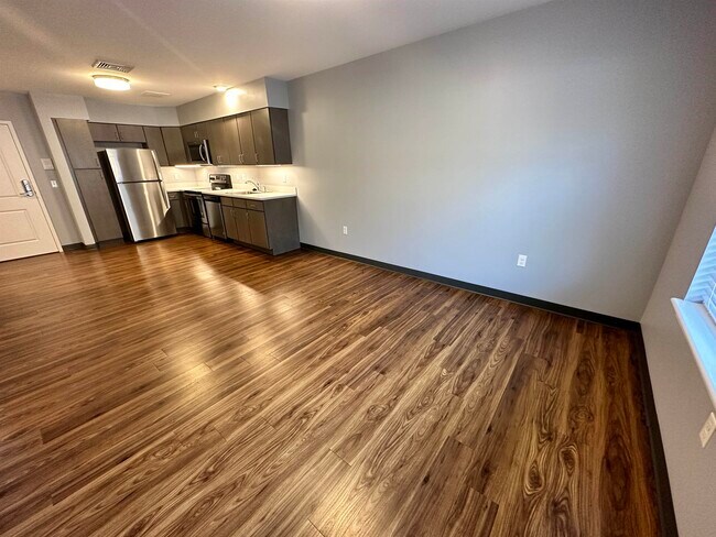Building Photo - 52 E Ridge Dr