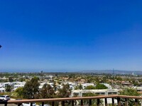 Building Photo - Large 2BR/2BA Condo with Ocean/Bay Views