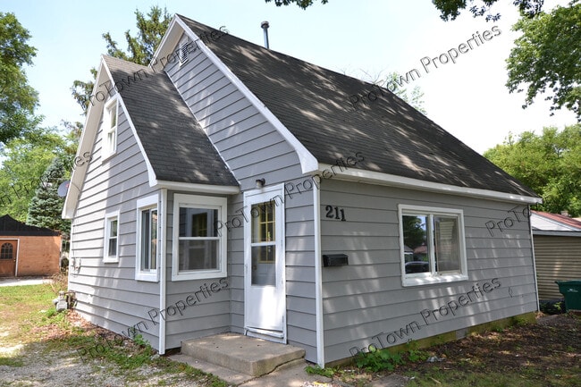 Building Photo - 211 Anderson Ave
