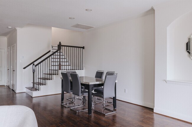 Building Photo - 411 Via Regatta Dr