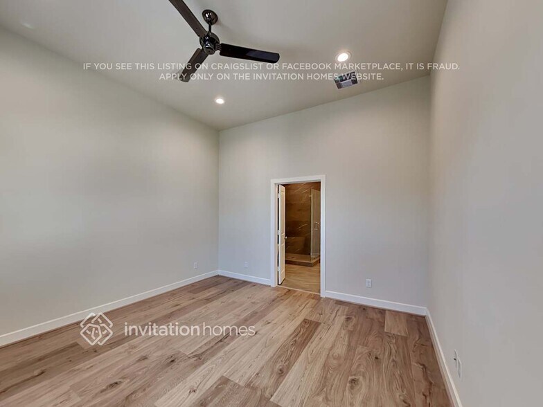 Building Photo - 709 Carriage Knls Dr