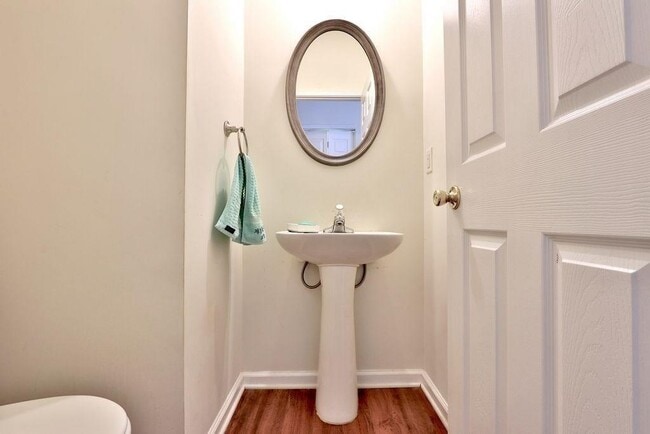 Building Photo - 3709 Hutchinson Trace Dr