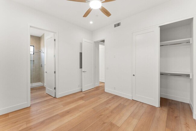 Building Photo - 6944 Glidden St