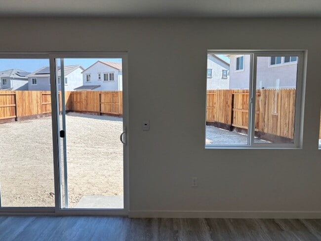 Building Photo - Brand new DR Horton Solar Smart Home