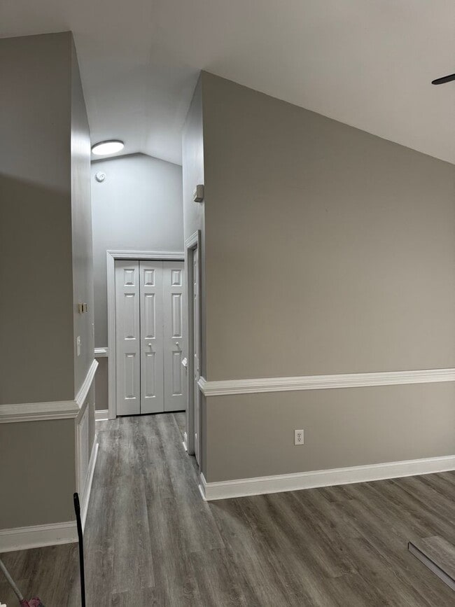 Building Photo - REDBUD TOWNHOUSES