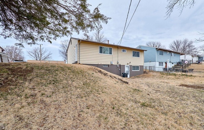 Building Photo - 3049 Orton St