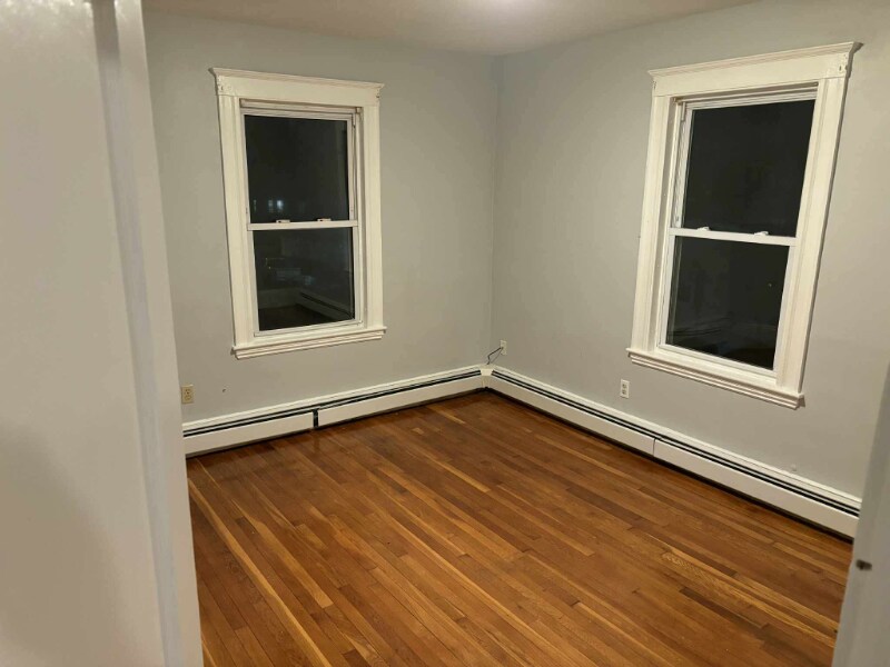 Building Photo - 118 Sheridan St