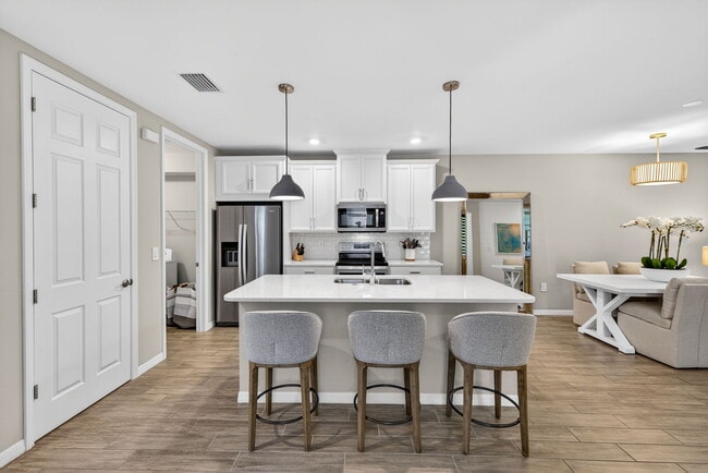 Building Photo - 14567 Edgewater Cir